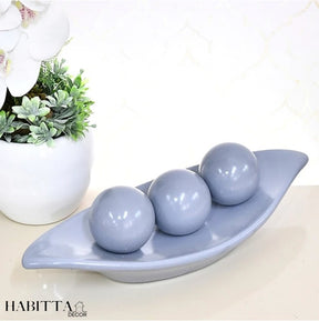 Centro Mesa de Cerâmica Decorativo com 3 Bolas de Enfeite - Fruteira, Barca e Garrafa