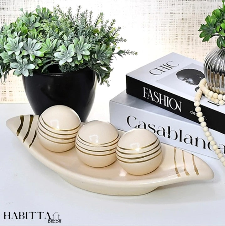 Centro Mesa de Cerâmica Decorativo com 3 Bolas de Enfeite - Fruteira, Barca e Garrafa