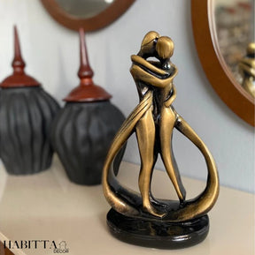 Estatueta Casal Abraçando - Dourado Envelhecido