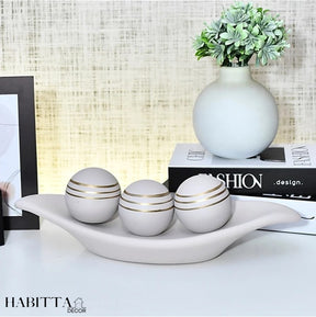 Centro Mesa de Cerâmica Decorativo com 3 Bolas de Enfeite - Fruteira, Barca e Garrafa