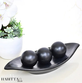 Centro Mesa de Cerâmica Decorativo com 3 Bolas de Enfeite - Fruteira, Barca e Garrafa