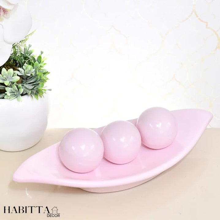 Centro Mesa de Cerâmica Decorativo com 3 Bolas de Enfeite - Fruteira, Barca e Garrafa