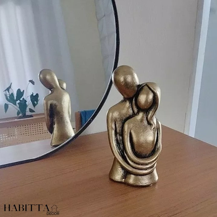 Estatueta Casal Abraçando - Dourado Envelhecido