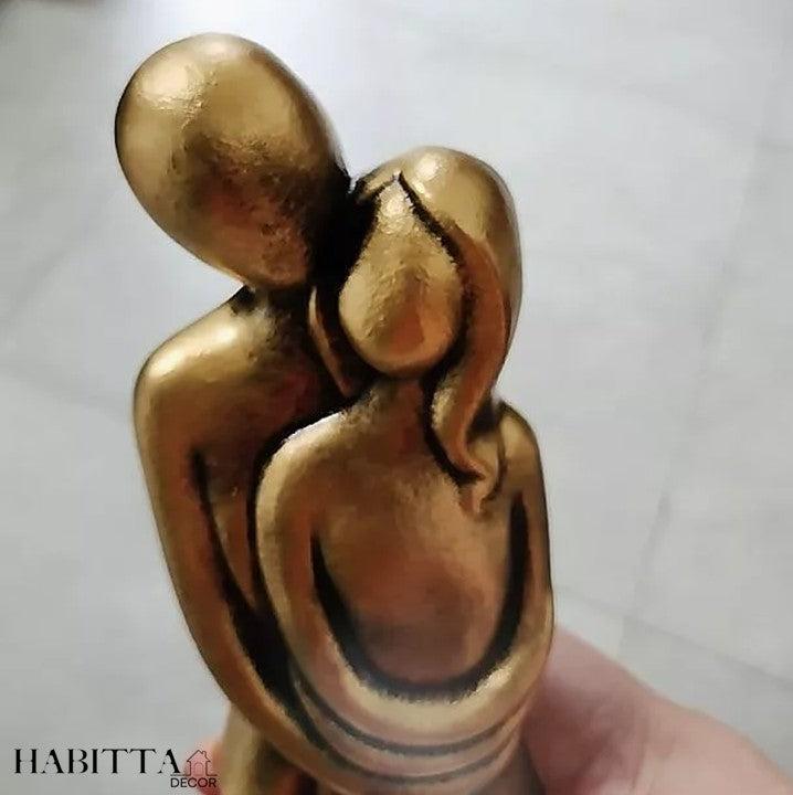 Estatueta Casal Abraçando - Dourado Envelhecido