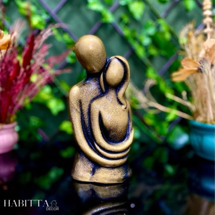 Estatueta Casal Abraçando - Dourado Envelhecido