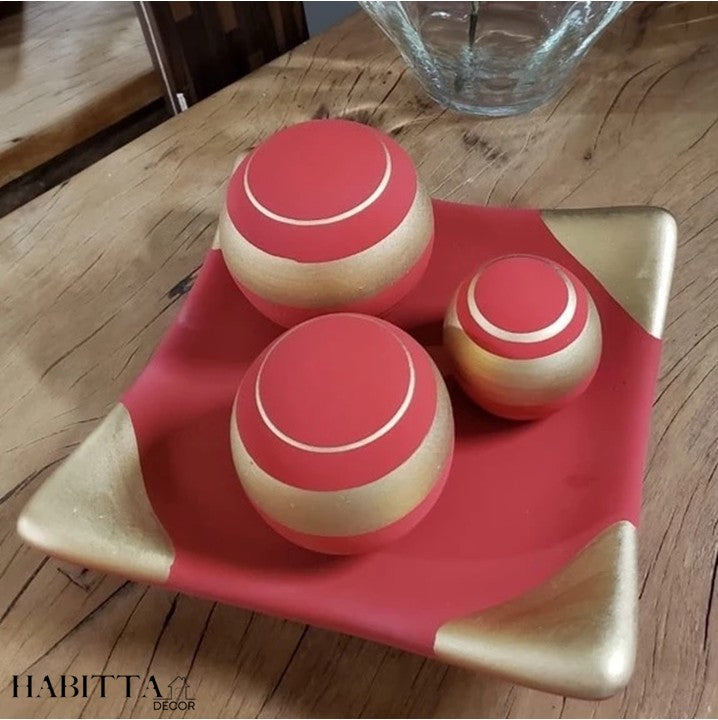 Centro Mesa de Cerâmica Decorativo com 3 Bolas de Enfeite - Fruteira, Barca e Garrafa