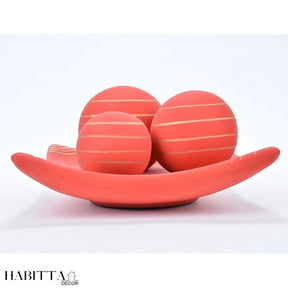 Centro Mesa de Cerâmica Decorativo com 3 Bolas de Enfeite - Fruteira, Barca e Garrafa